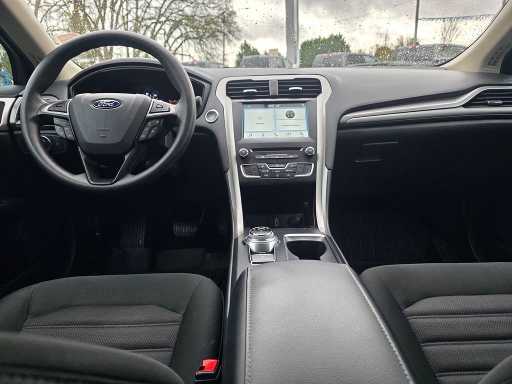 Used 2018 Ford Fusion SE w/ Fusion SE Technology Package image 5