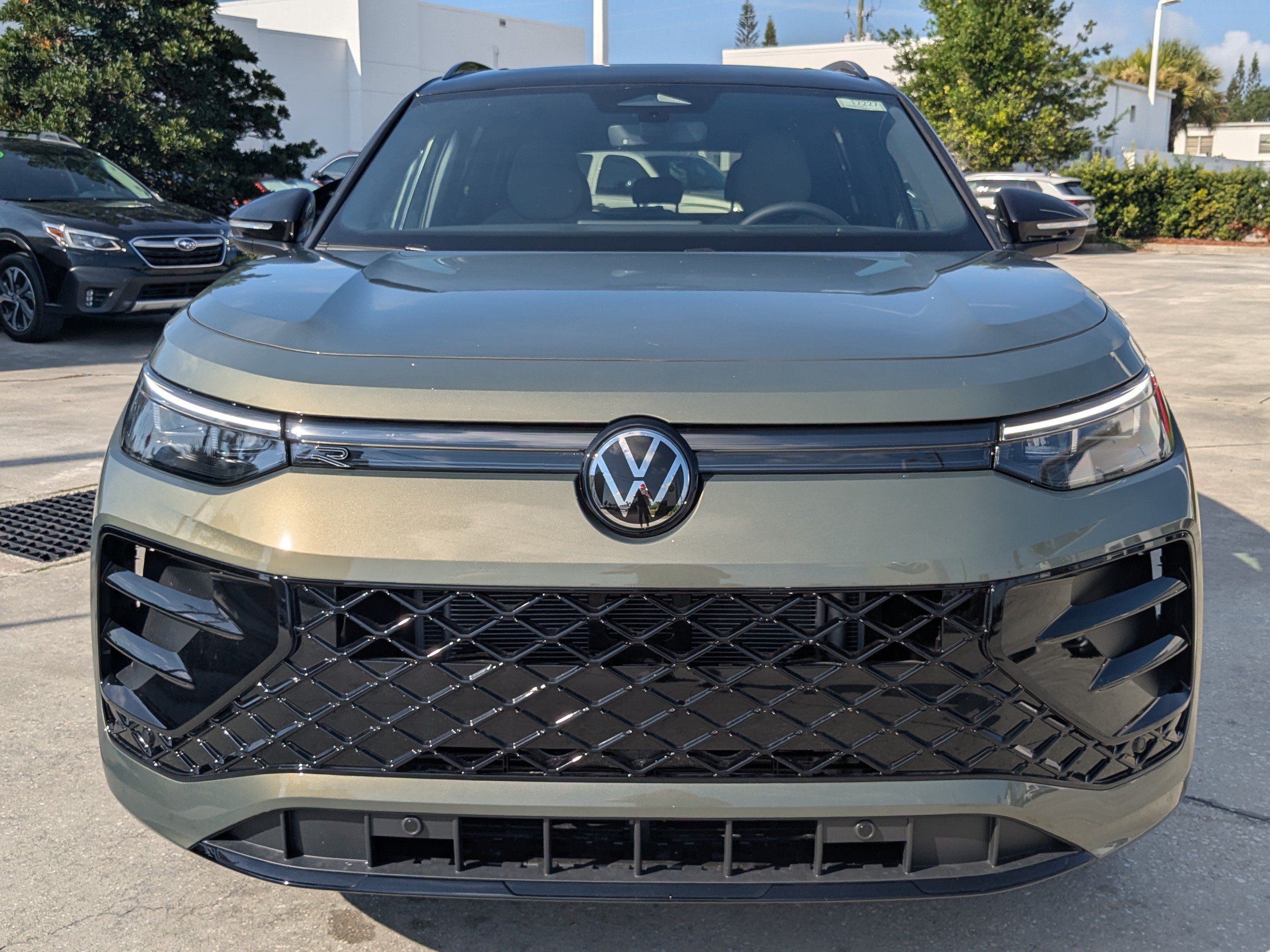 New 2026 Volkswagen Tiguan SE R-Line FWD image 8