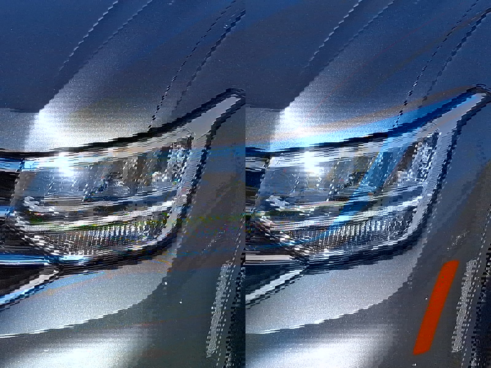 Used 2022 Volkswagen Tiguan SE image 8