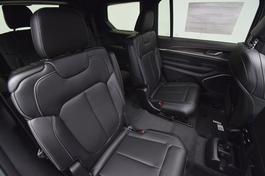 New 2026 Jeep Grand Cherokee L Limited image 18