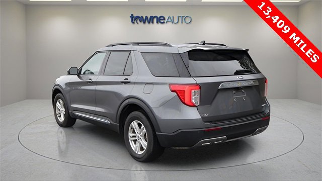 Used 2023 Ford Explorer XLT w/ Equipment Group 202A image 3