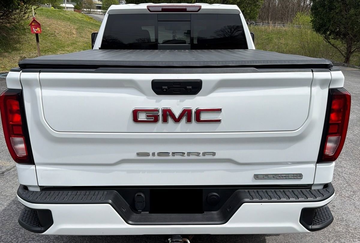 Used 2022 GMC Sierra 1500 Elevation w/ Preferred Package image 3