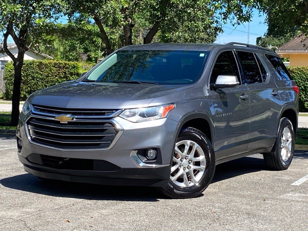 Used 2020 Chevrolet Traverse LT FWD image 1