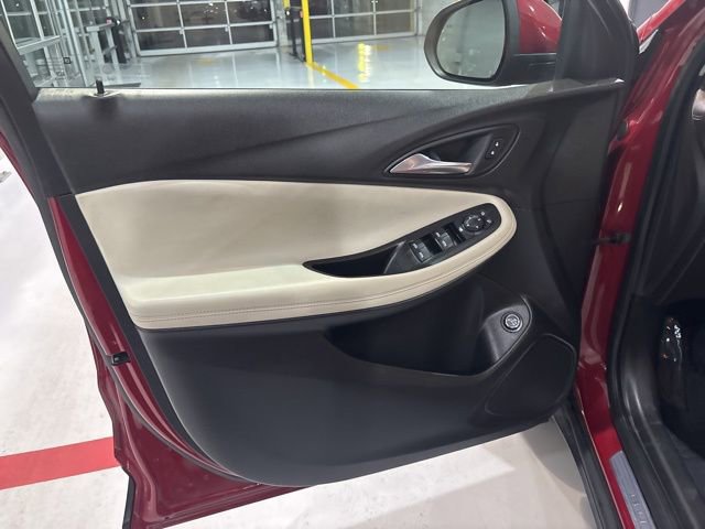 Used 2021 Buick Encore GX Select image 11