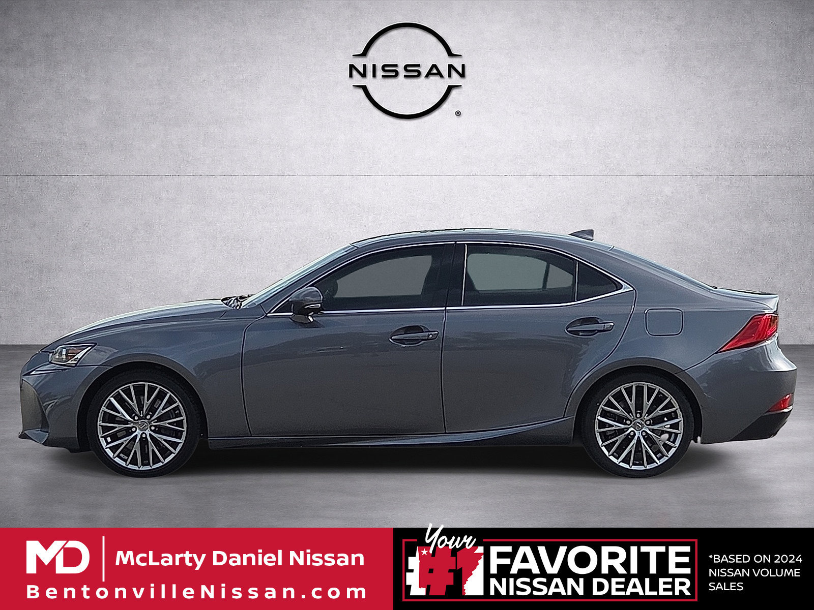 Used 2017 Lexus IS 200t RWD image 3