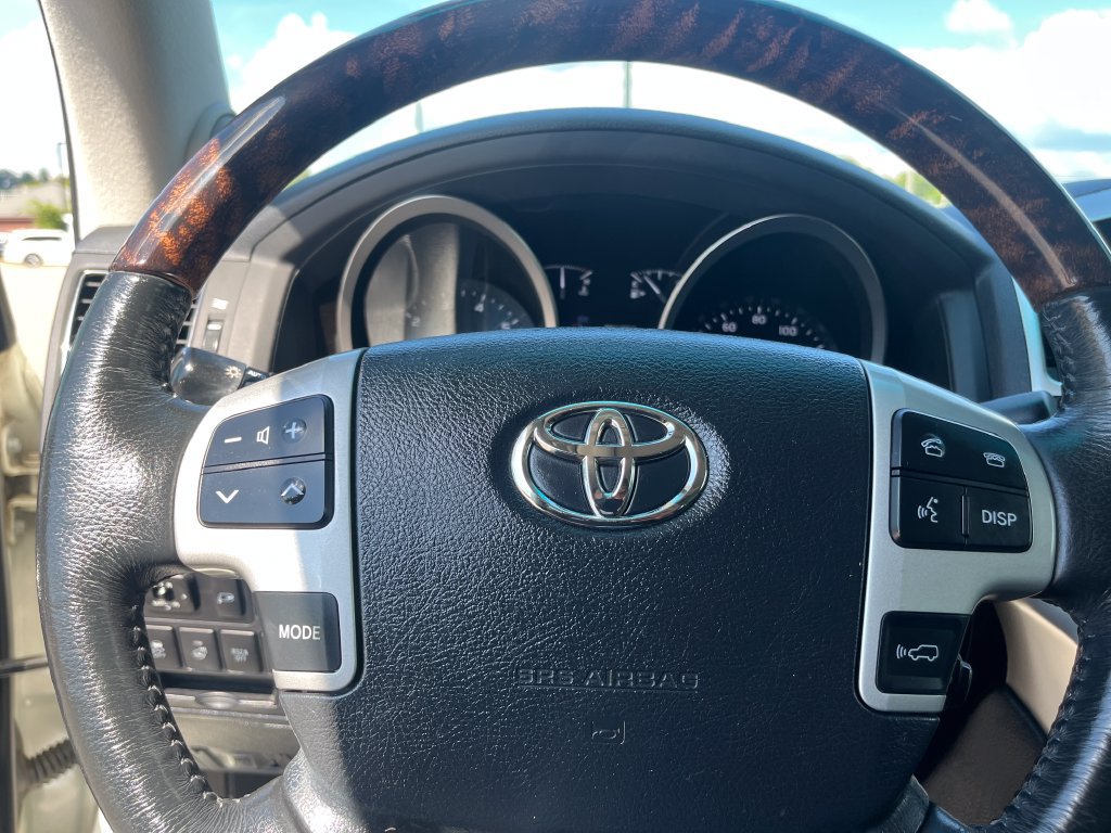Used 2015 Toyota Land Cruiser AWD/4WD image 45