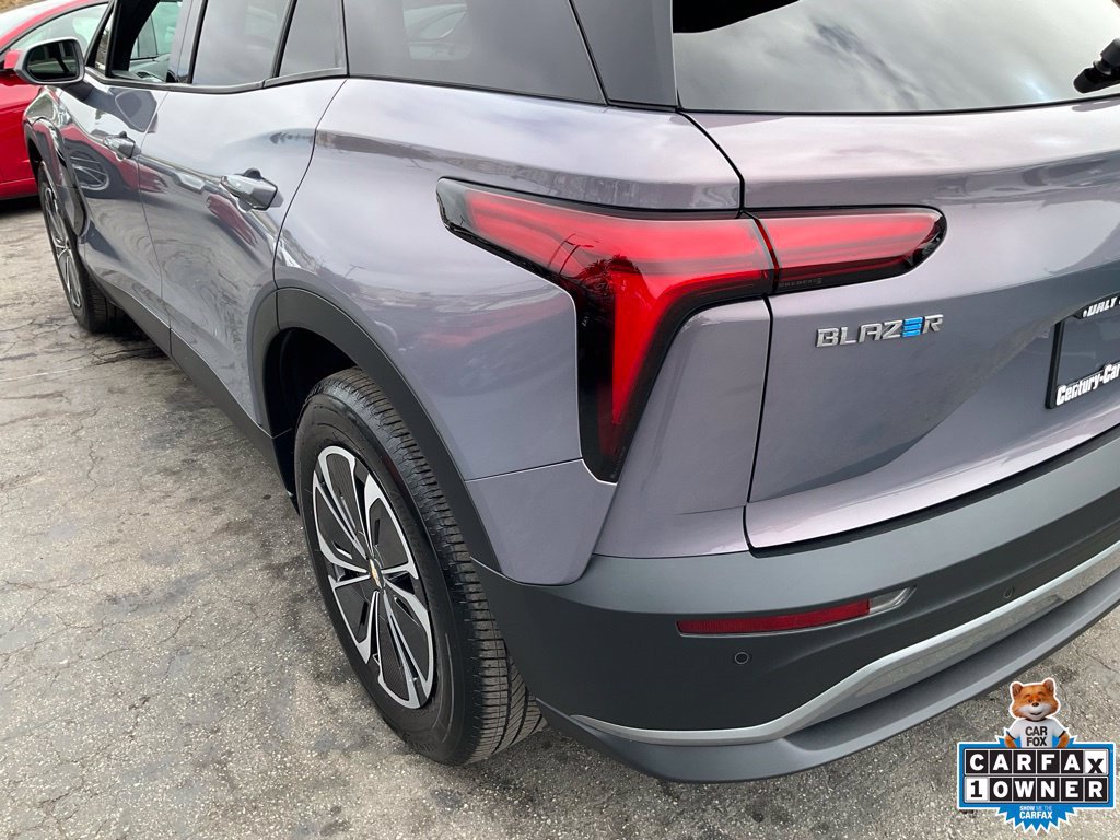 Used 2024 Chevrolet Blazer EV LT AWD/4WD image 92