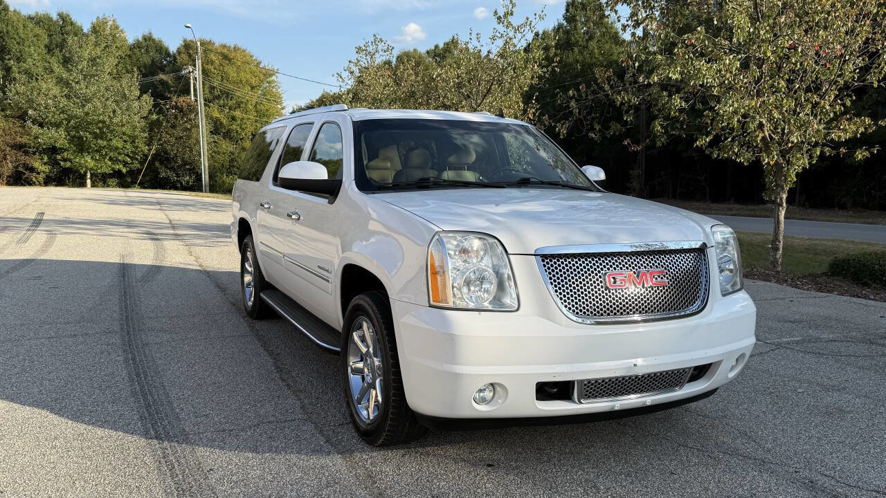 Used 2012 GMC Yukon XL Denali image 1