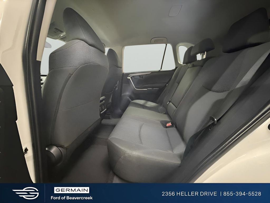 Used 2022 Toyota RAV4 LE image 10