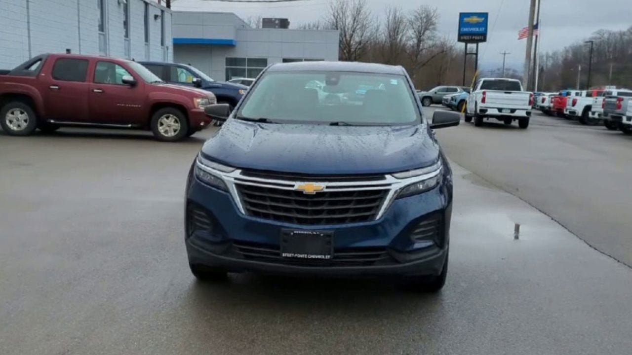 Certified 2023 Chevrolet Equinox LS AWD/4WD image 3