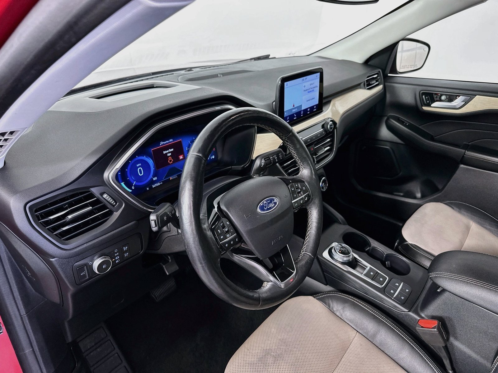 Used 2021 Ford Escape Titanium w/ Titanium Elite Package AWD/4WD image 9