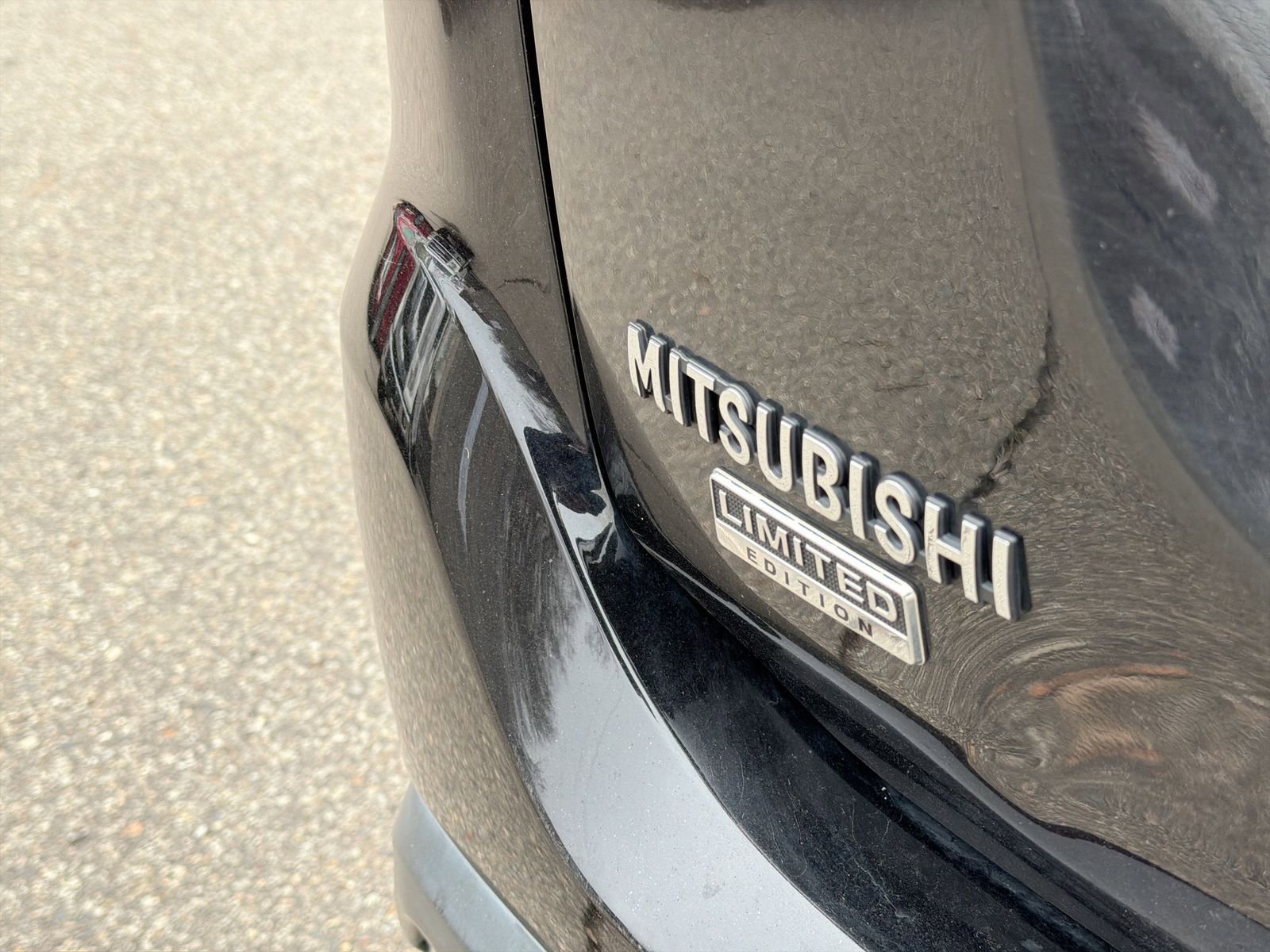 Used 2018 Mitsubishi Outlander LE image 16