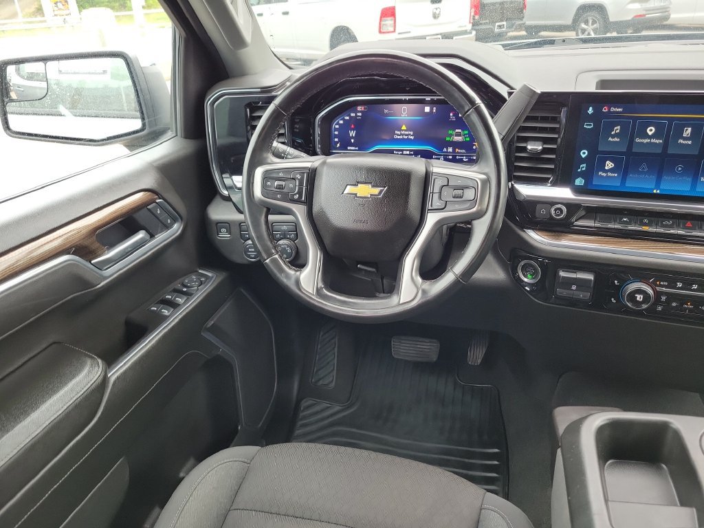 Used 2025 Chevrolet Silverado 1500 LT AWD/4WD image 11