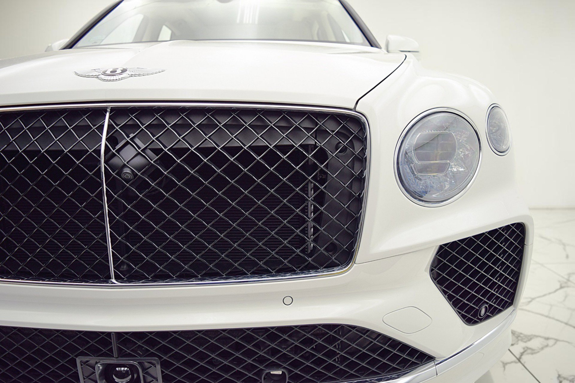 Used 2024 Bentley Bentayga AWD/4WD image 8