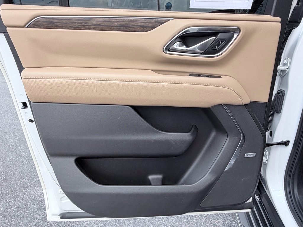 Used 2021 Chevrolet Suburban Premier w/ Premium Package image 32