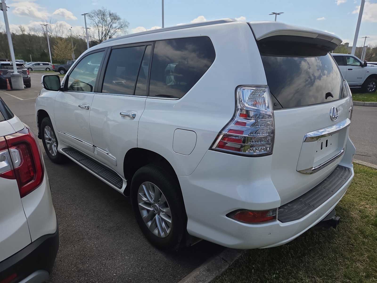 Used 2018 Lexus GX 460 Premium w/ Premium Package image 6