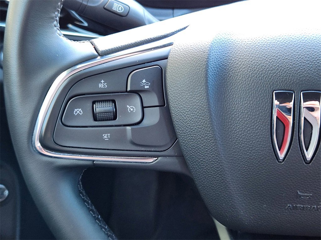 Used 2025 Buick Envista Sport Touring w/ Convenience II Package image 17