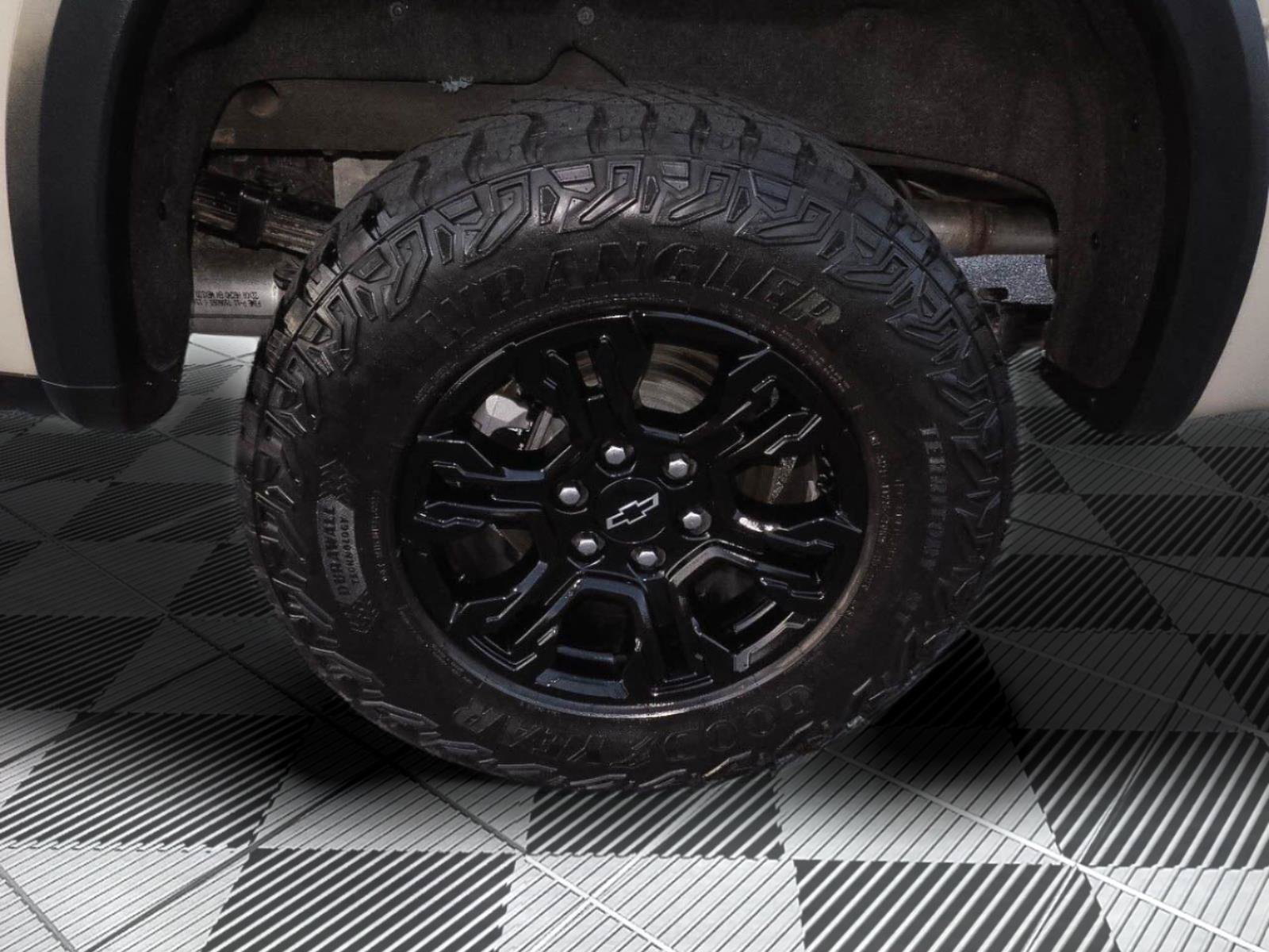 Used 2022 Chevrolet Silverado 1500 ZR2 w/ Technology Package AWD/4WD image 36