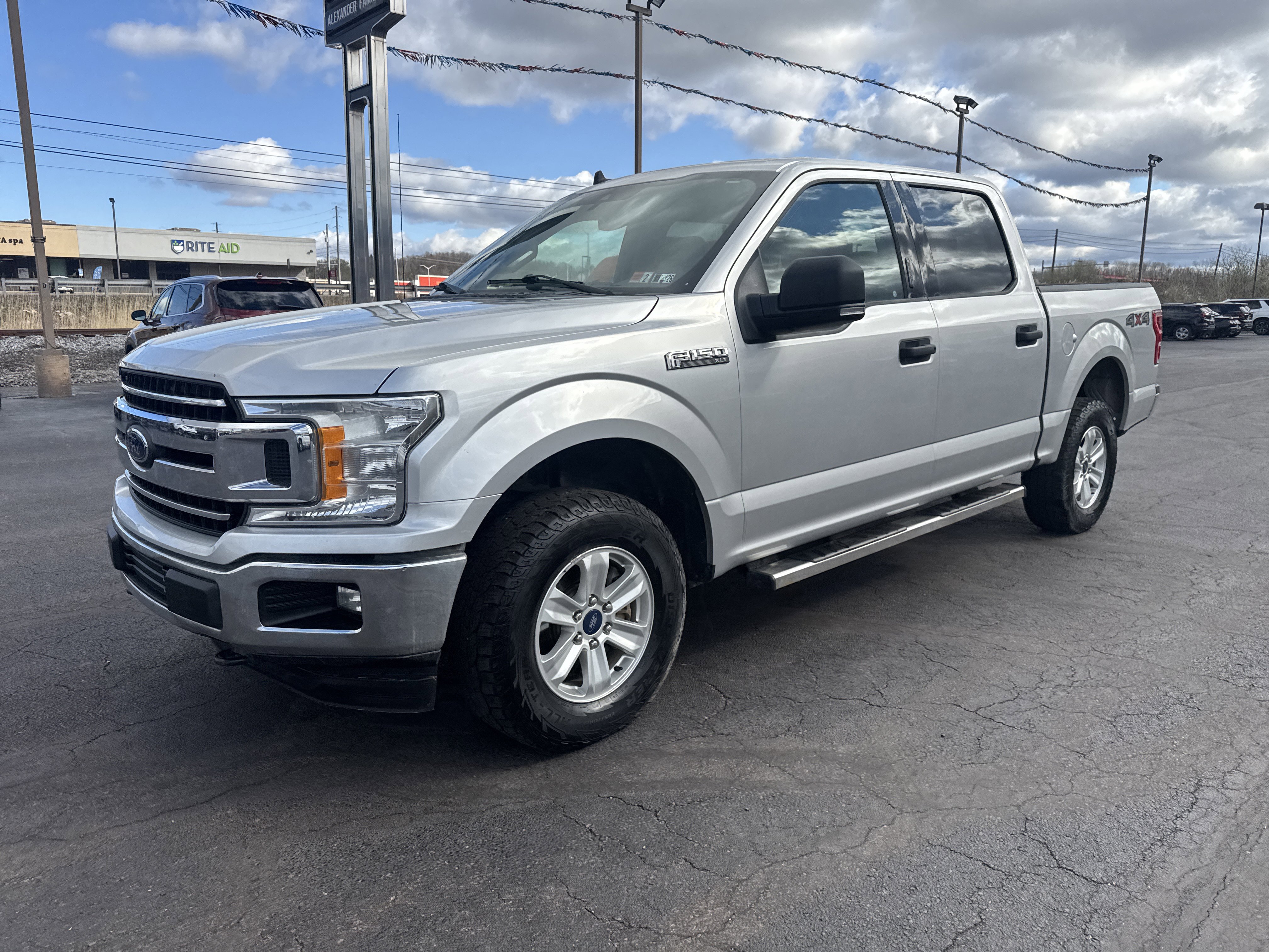 Used 2019 Ford F150 XLT w/ Equipment Group 301A Mid image 8