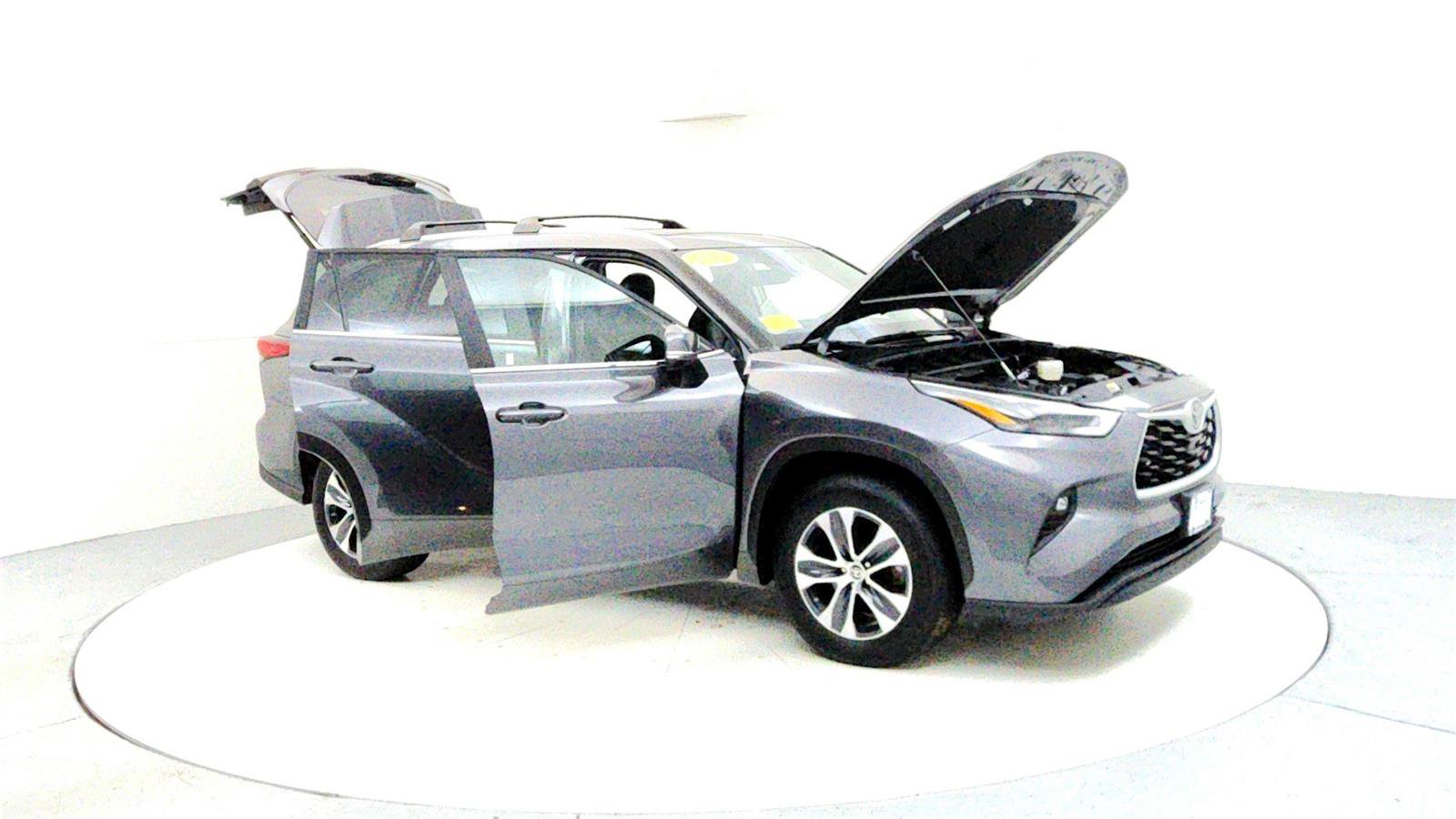 Certified 2023 Toyota Highlander XLE image 12