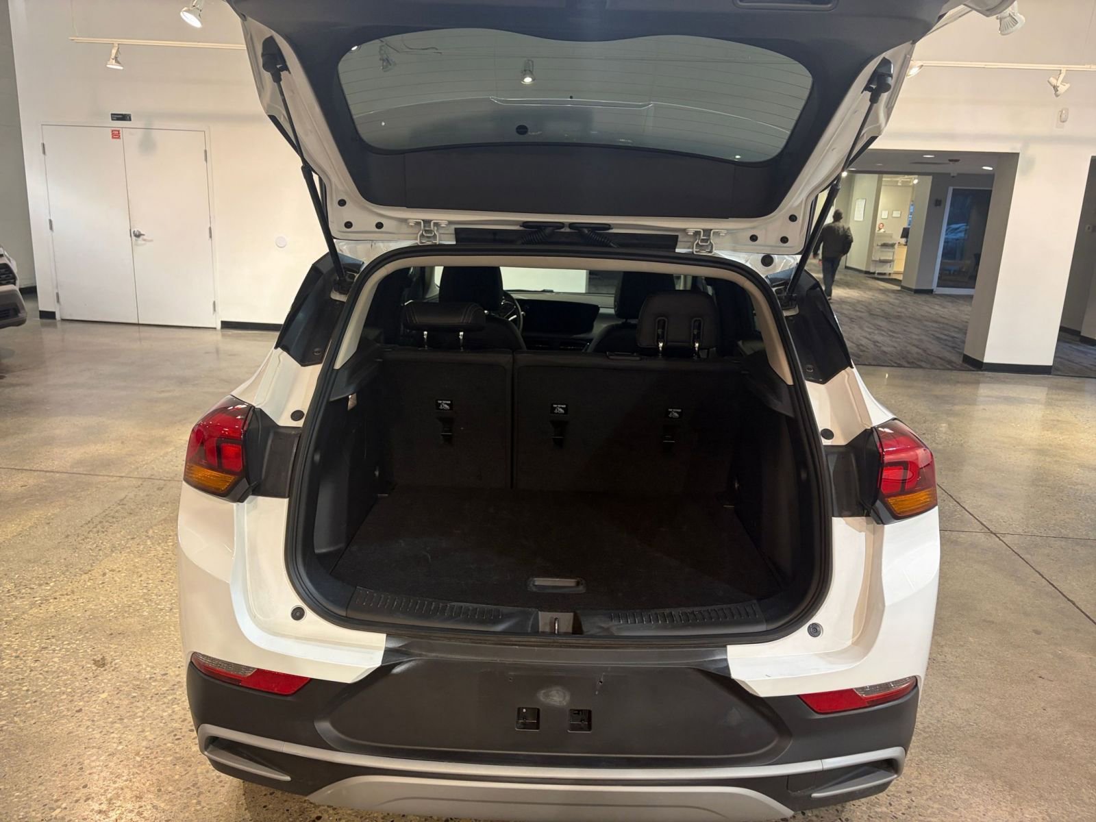 Used 2025 Buick Encore GX Preferred image 30