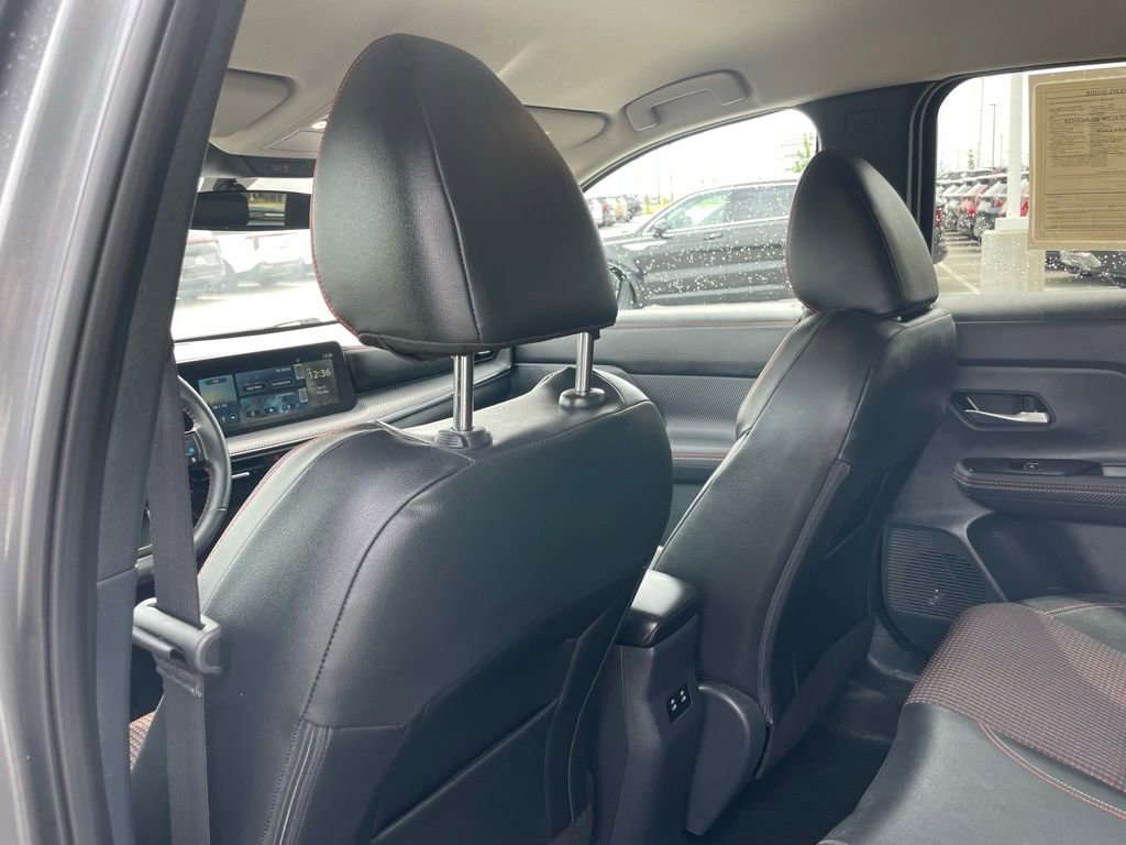 Used 2025 Nissan Kicks SR FWD image 24