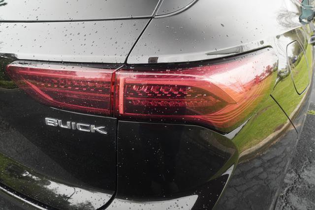 Used 2025 Buick Envision Sport Touring image 38