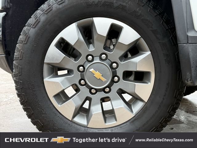 Used 2025 Chevrolet Silverado 2500 Custom w/ Custom Value Package image 11