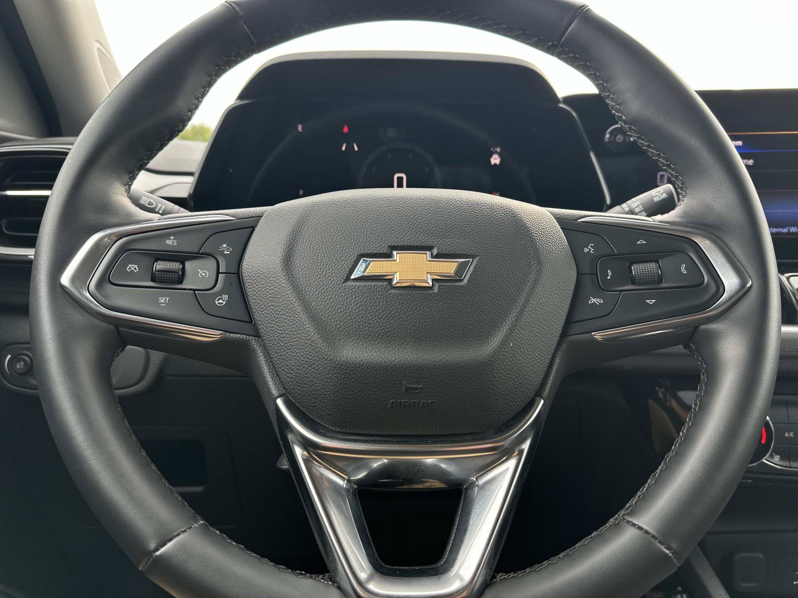 Certified 2024 Chevrolet TrailBlazer LT w/ LT Cold Weather Package FWD image 19