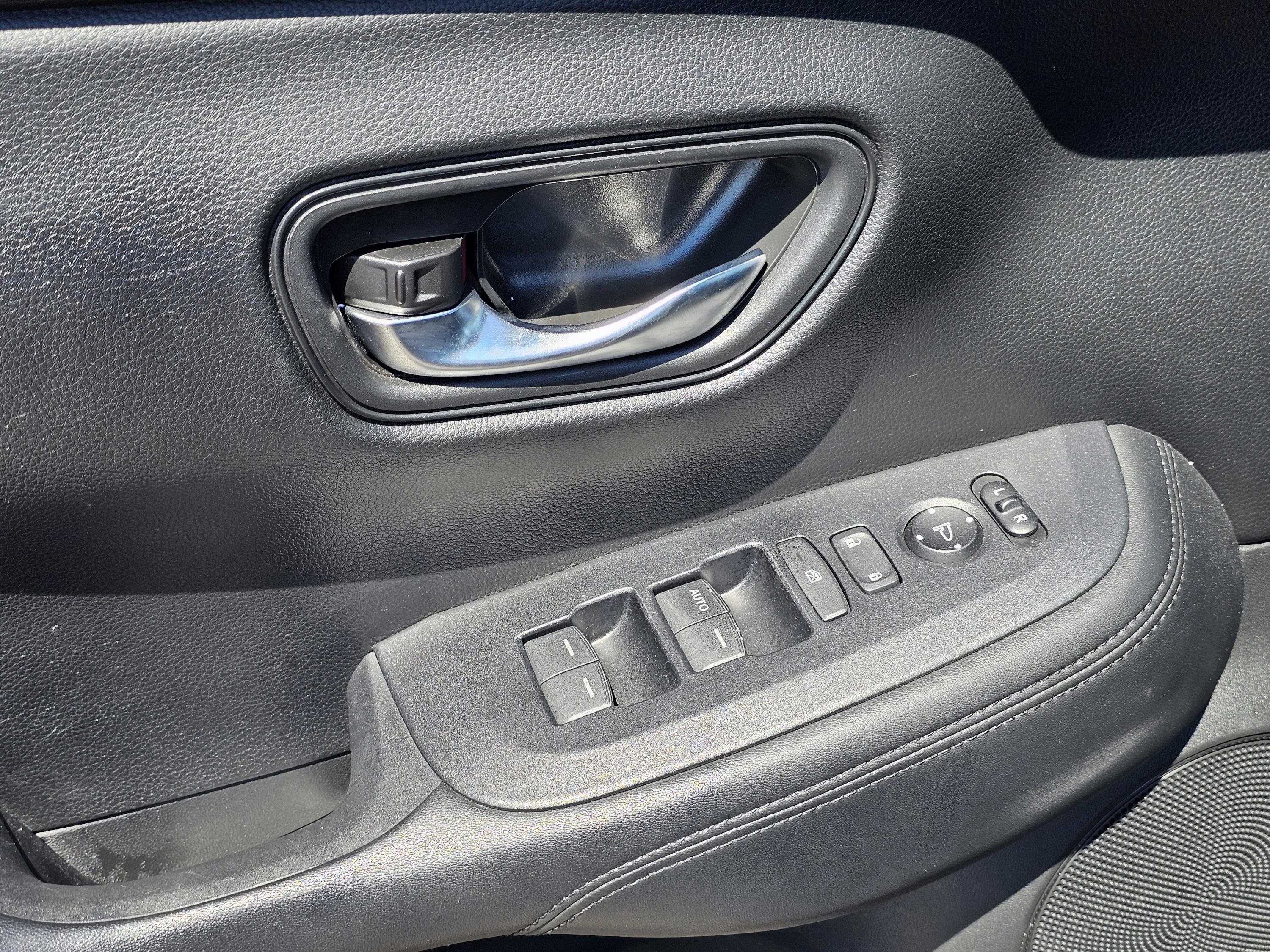 Used 2023 Honda HR-V LX image 10