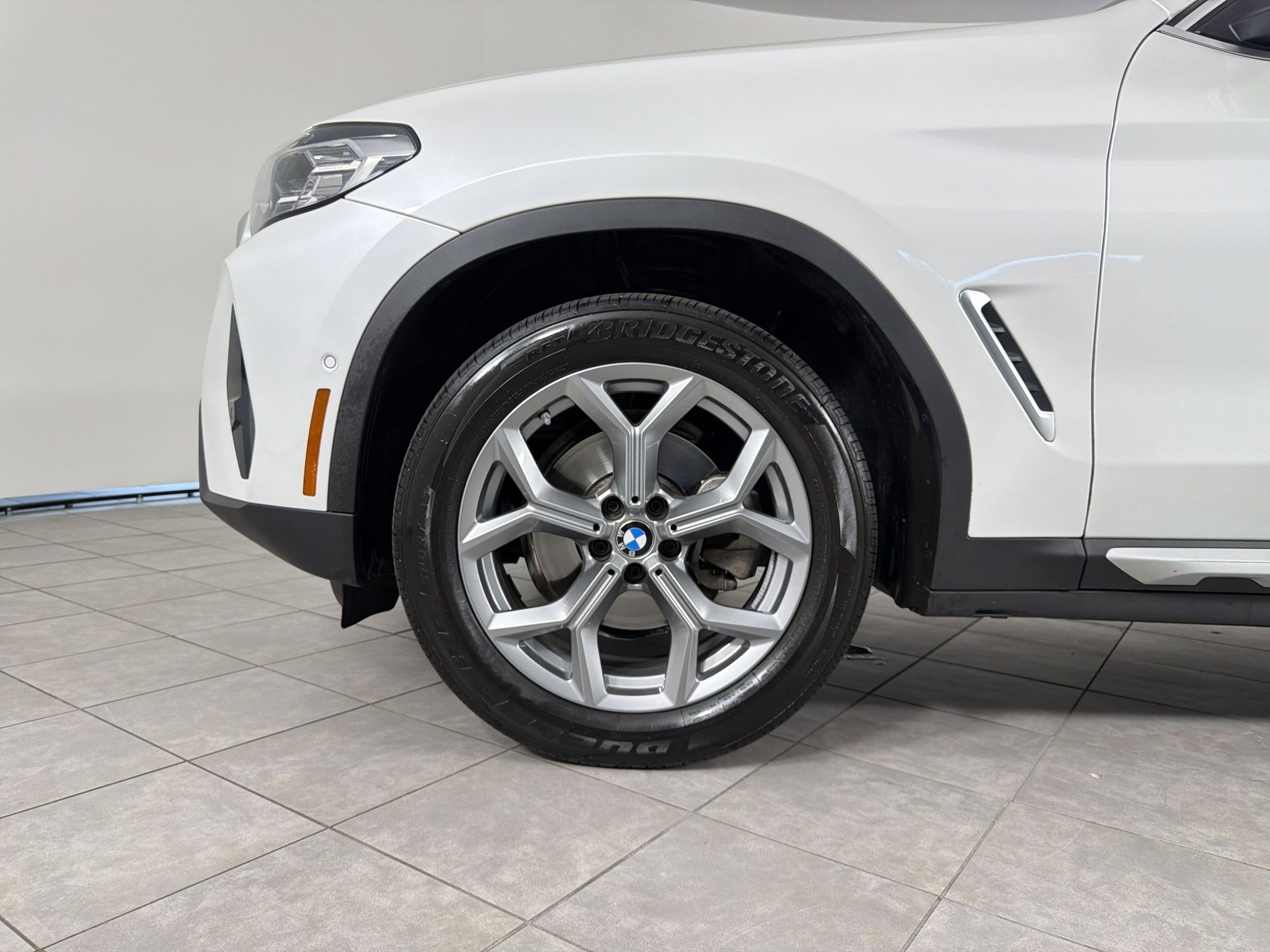 Certified 2025 BMW X4 xDrive30i AWD/4WD image 11