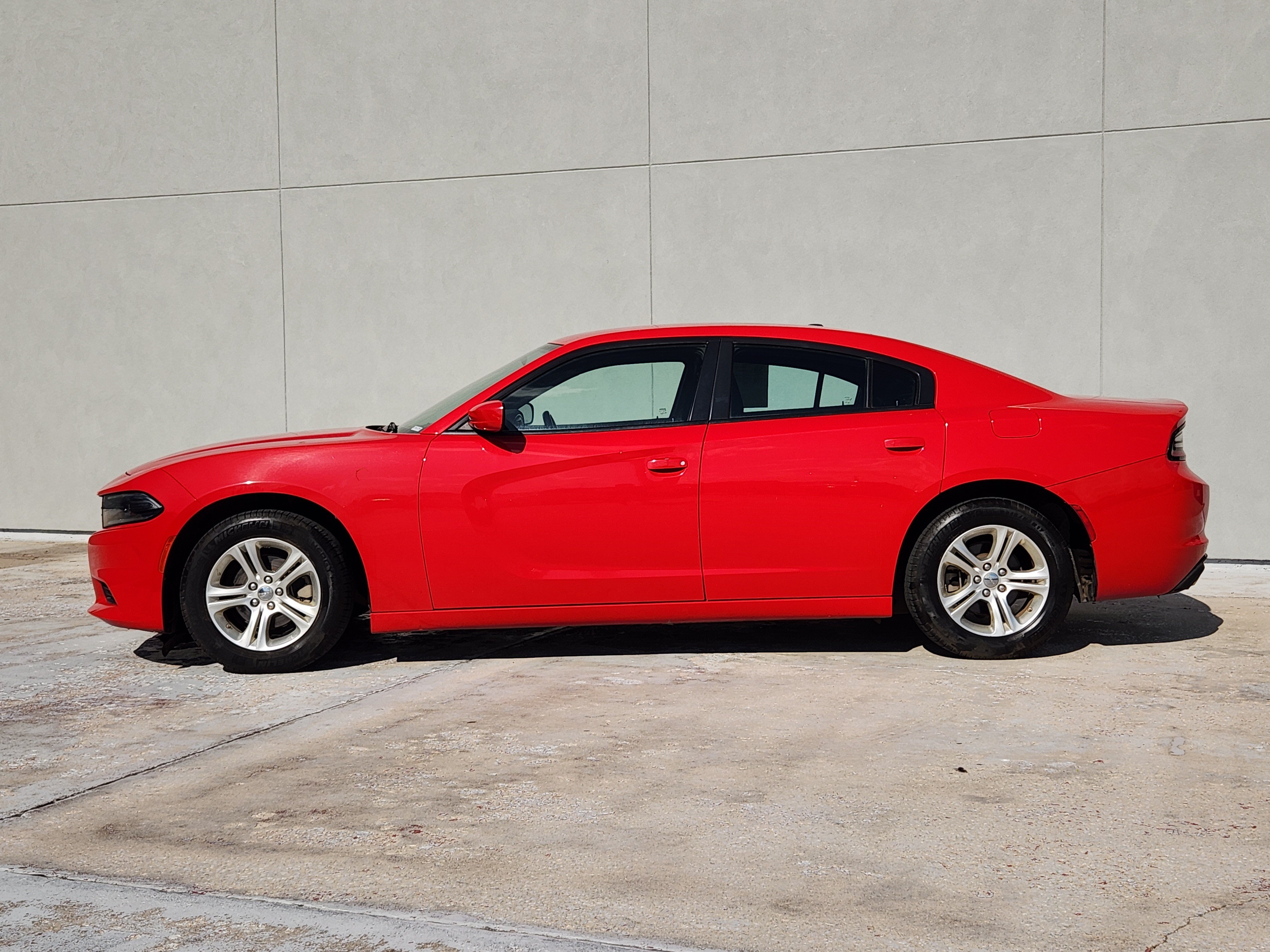 Used 2022 Dodge Charger SXT RWD image 5