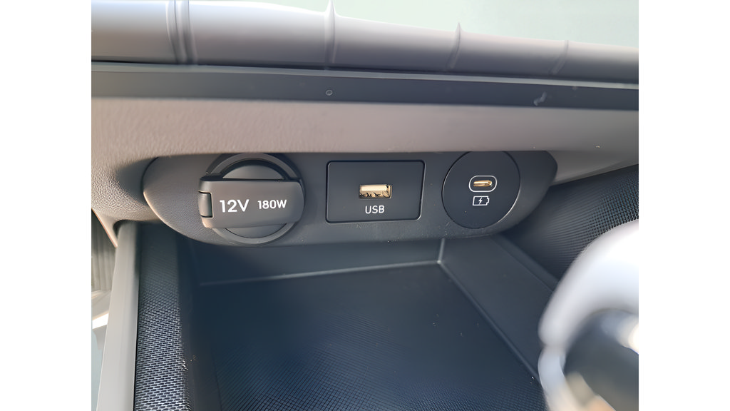 Used 2026 Hyundai Elantra SE FWD image 22
