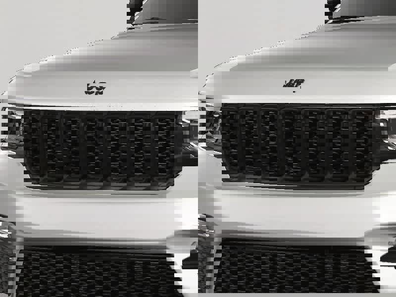 New 2025 Jeep Grand Cherokee Limited w/ Black Appearance Package image 13