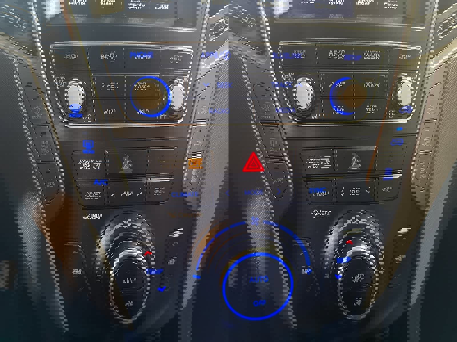 Used 2017 Hyundai Santa Fe SE image 20