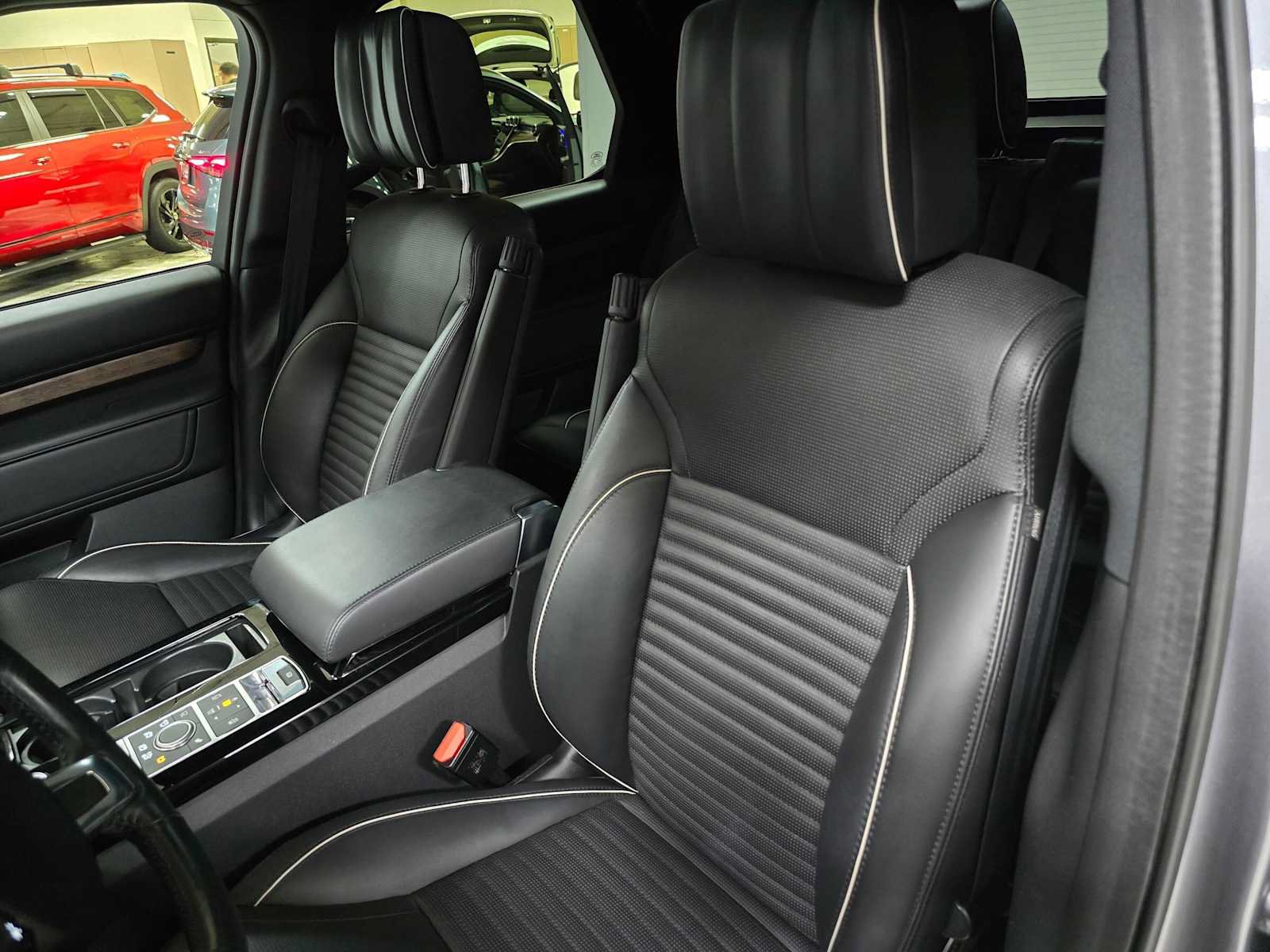 Used 2020 Land Rover Discovery HSE Luxury AWD/4WD image 21