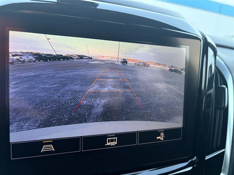 Used 2023 Chevrolet Traverse LT image 15
