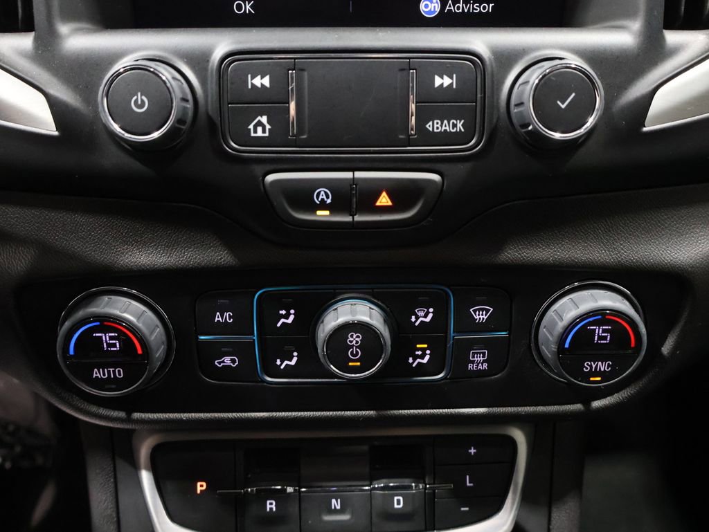 Used 2024 GMC Terrain SLT image 32