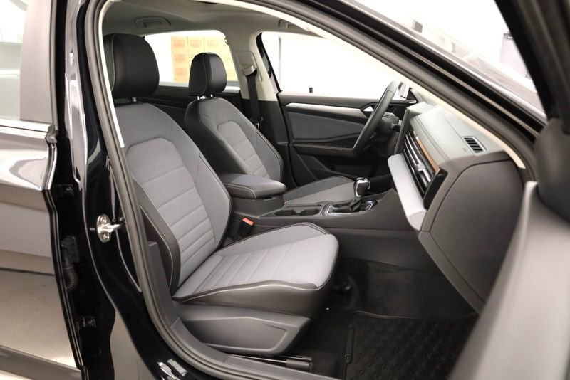 New 2026 Volkswagen Jetta SE image 33