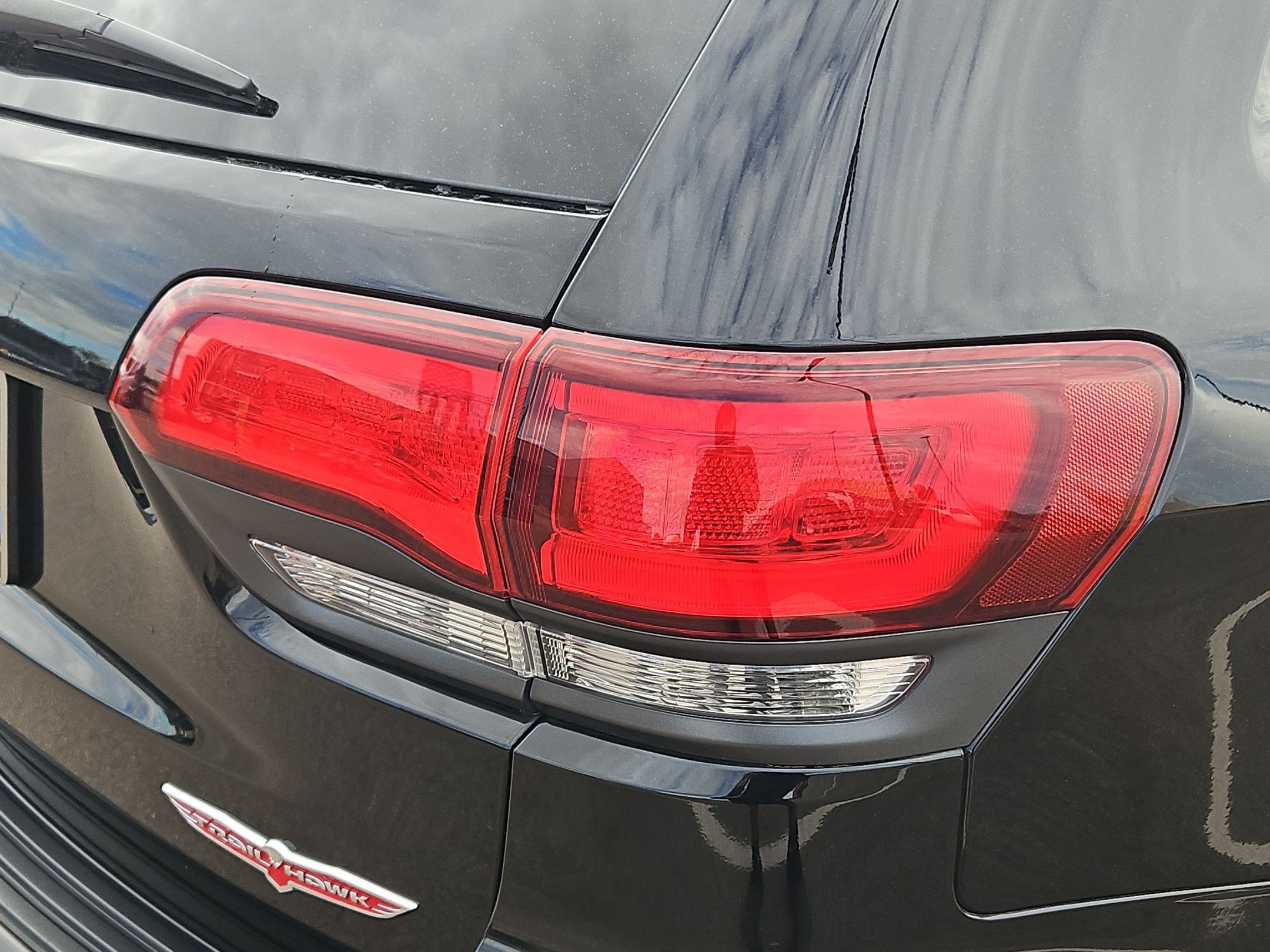 Used 2020 Jeep Grand Cherokee Trailhawk w/ Premium Lighting Group AWD/4WD image 12