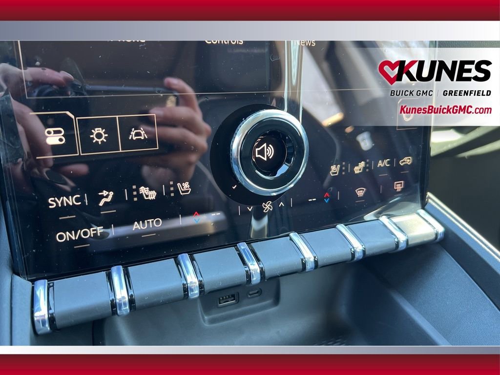 New 2026 GMC Terrain Denali w/ LPO, Floor Liner Package image 28