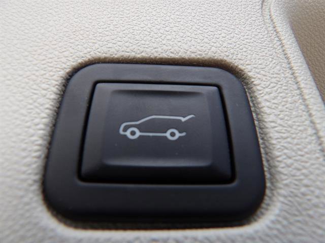 Certified 2023 GMC Terrain Denali w/ Black Diamond Edition AWD/4WD image 43