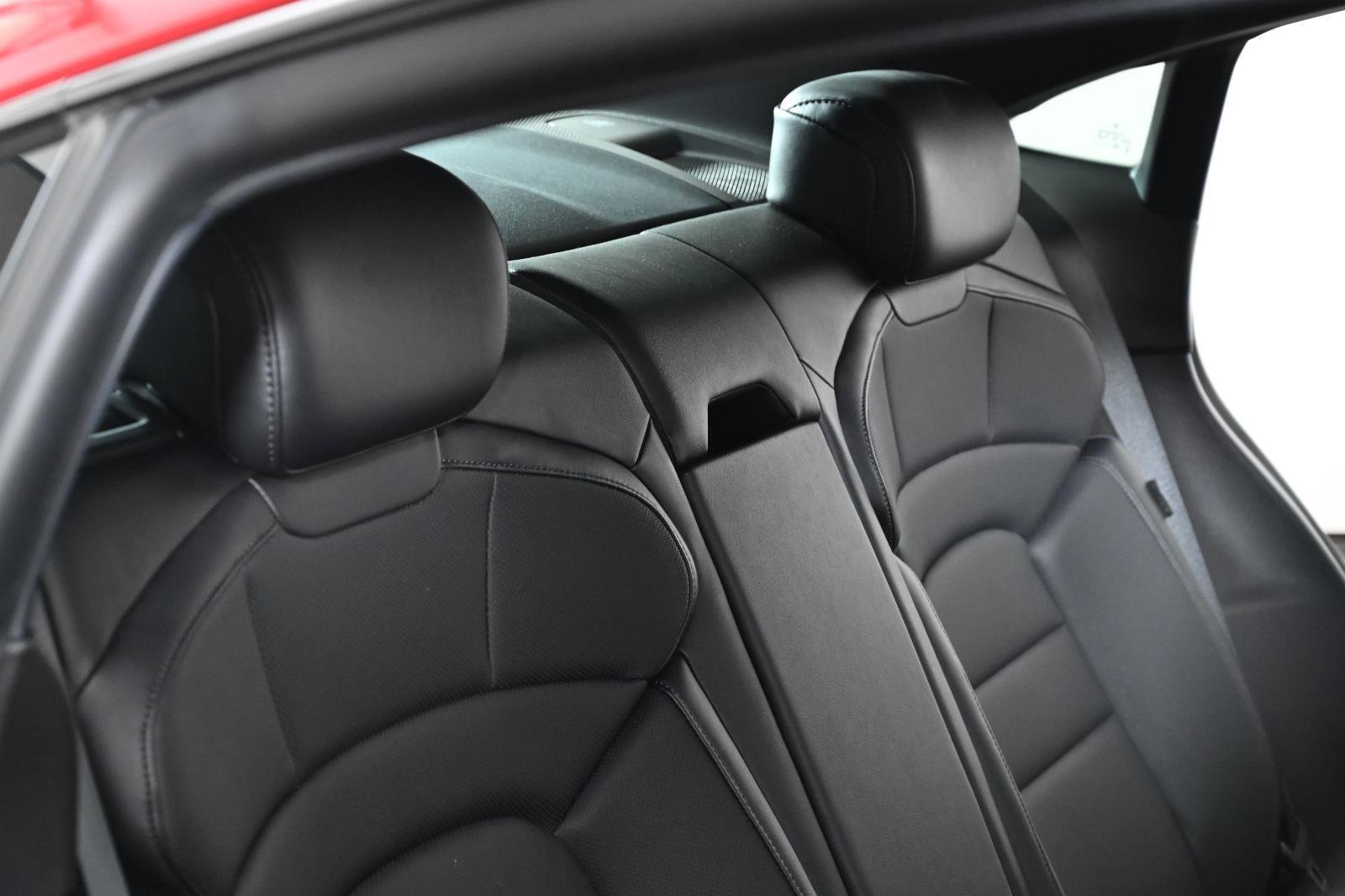 Used 2022 Porsche Taycan 4S image 30