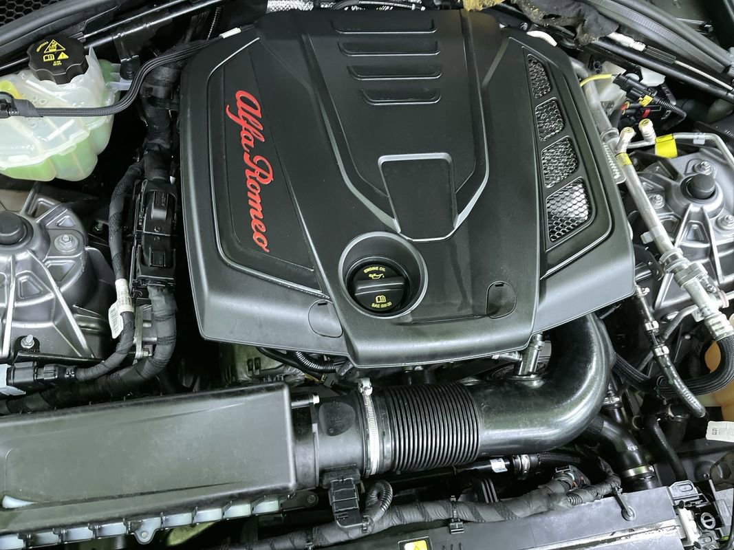 Used 2019 Alfa Romeo Giulia image 27