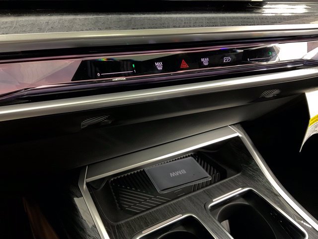 Used 2025 BMW 750e xDrive AWD/4WD image 19