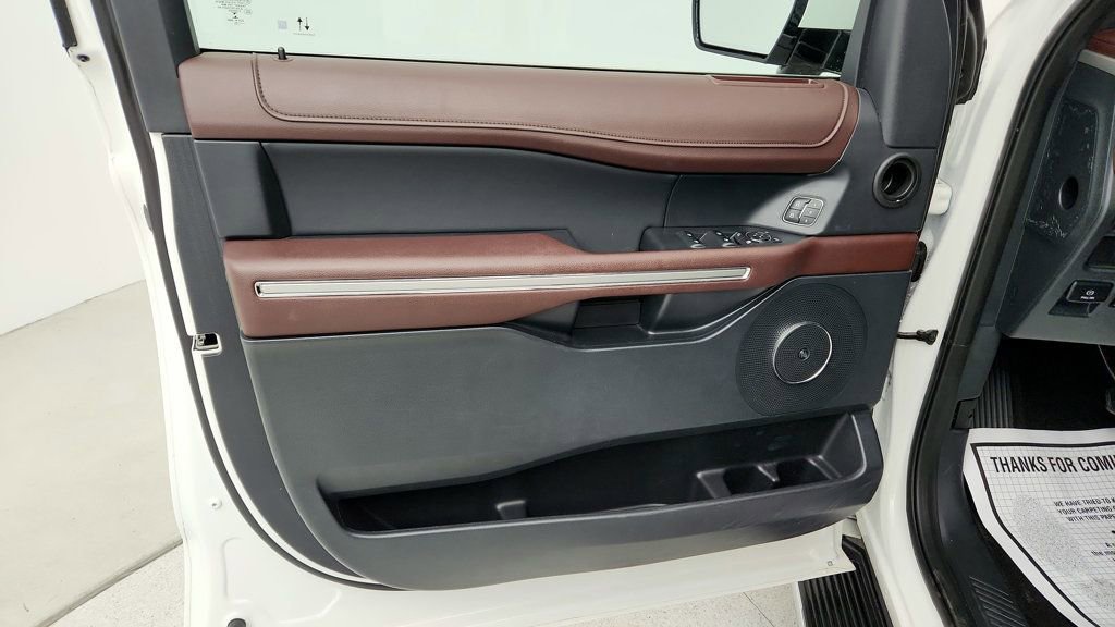Used 2022 Ford Expedition Max Limited image 11