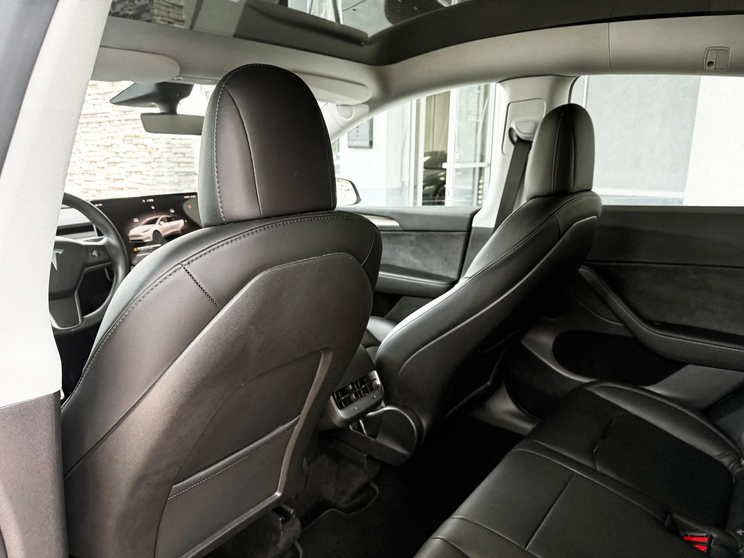 Used 2022 Tesla Model Y Performance AWD/4WD image 24