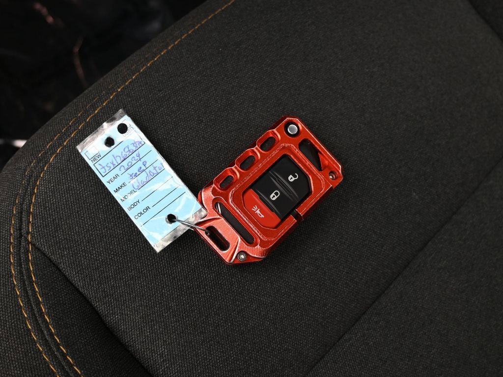 Used 2024 Jeep Gladiator Willys image 16