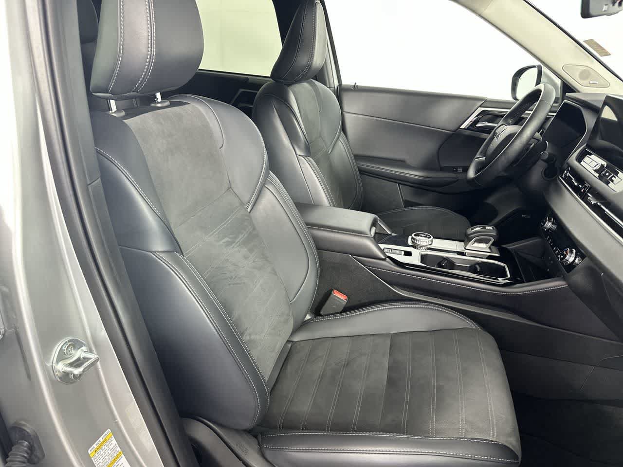 Used 2025 Mitsubishi Outlander SE FWD image 20