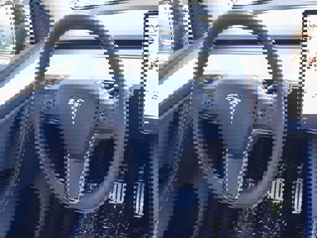 Used 2022 Tesla Model Y Performance image 13